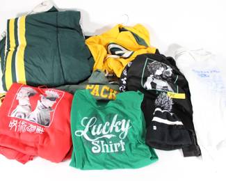 75:Vintage clothing & sports grouping