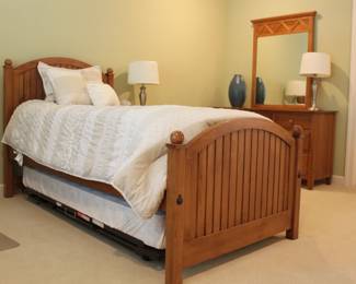 
Ethan Allen Twin Trundle bedroom set Shaker Style
- bed, mattress
- dresser (57 1⁄2” W X 31 1⁄2” H X 19” D ) - mirror
- nightstand (21 1⁄2” W X 26” H X 16” D )