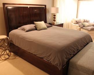 Century “ChinHua” King Size Bedroom Set Mahagony/Walnut