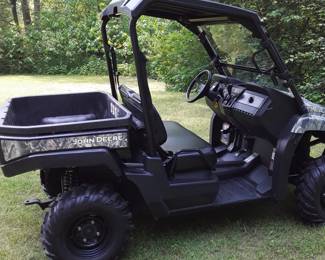 2012John Deere Gator with 400 hours 4wheel drive..