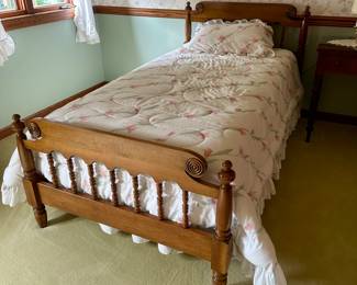 Pair Twin Beds - Maple