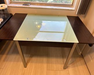 Kitchen table w/4 chairs