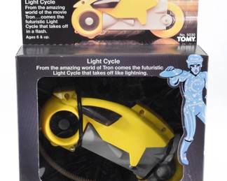 53:1982 Tomy Tron Light Cycle MIB Unused Contents