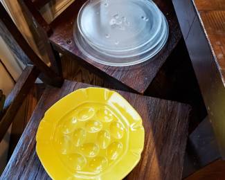 Various plates ie: egg plater and 3 microwave plates