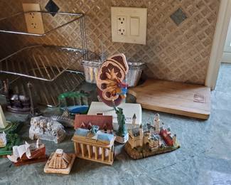 Tiny building figures