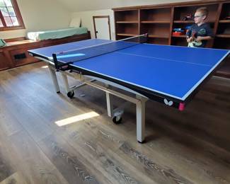 Butterfly Centrefold 25 Table Tennis Table—Indoor Rollaway Ping Pong Table—ITTF Approved—For Tournaments & Clubs—Professional Ping Pong Net—No Assembly