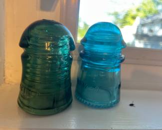 Insulators + a dead fly, no extra charge...