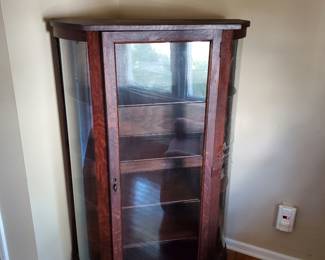 pretty display cabinet