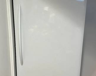 FRIGIDAIRE Upright Freezer