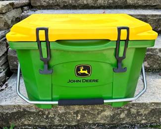 JOHN DEERE 20 Qt Grizzly Cooler 