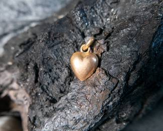 gold heart pendant