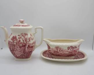 Lovely Villeroy and Boch Rusticana Red Transferware Teapot and Sauce Boat