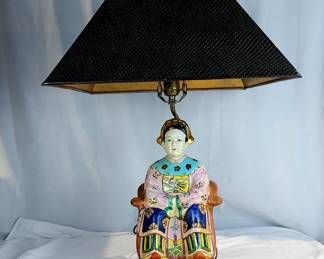 Vintage Mid Century Chinese Empress Hand Painted Lamp