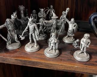 FIGURINES OR CHESS SET, LORD OF THE RINGS