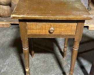 PRIMITIVE WOODEN ON DRAWER SIDE TABLE