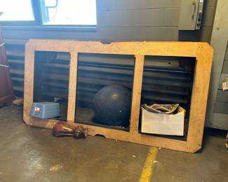 COMPLETE POOL TABLE, DISASSEMBLED  