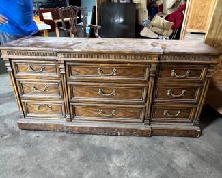 DRESSER, DREXEL HERITAGE (needs help)