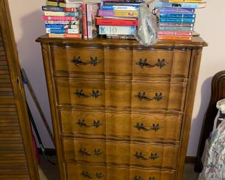 Books / Vintage Dresser