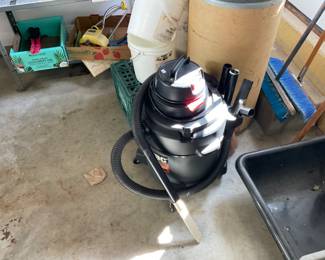NEW SHOP VAC.