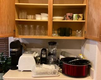 Keurig Machine, Glassware, mugs