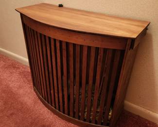 Vintage wood hamper 