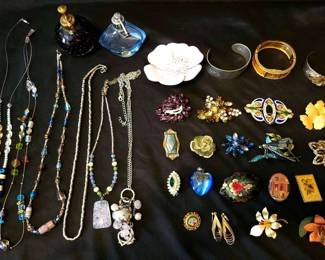 "Treasures of the Heart" in Beech Island, SC. Closing Sat 9/23 at 8pm. Pickup is Mon 9/25 2-6pm. Please click here to view more photos, descriptions, and current bids:&nbsp;https://ctbids.com/estate-sale/24146