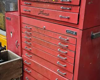 ROLLING TOOL CHEST