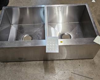 STAINLESS STEEL SINK