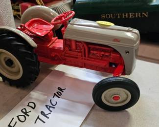FORD DIE CAST TRACTOR