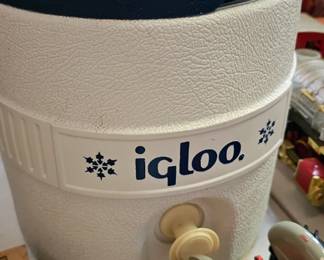 IGLOO COOLER