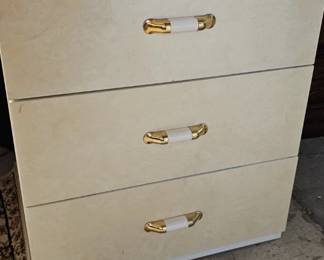 DRESSER