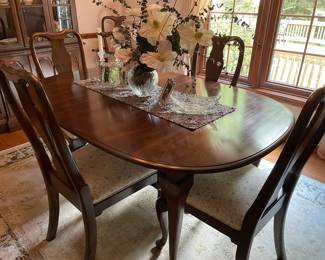 Awesome, Beautiful, Formal Dining Room Set w/Chairs & Extra Leaves