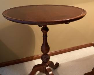 Tri-Legged Table w/Folding Top