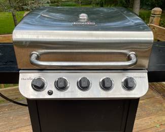 Char Broil Propane Grille w/Two Tanks!!