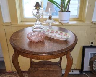 Oak stand, oil lamps