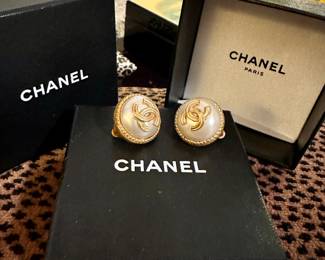 CHANEL EARRINGS CLIP ON