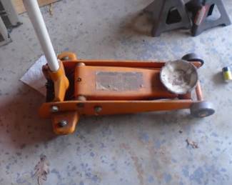 FLOOR JACK