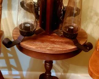 Accent table & chandelier 