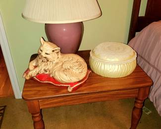 End table, ceramics, and table lamp 