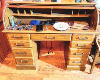 Roll top desk 