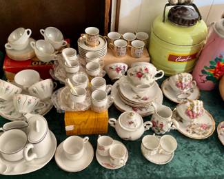 Teacup & saucer sets.