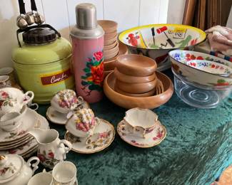 Wood salad bowl sets.