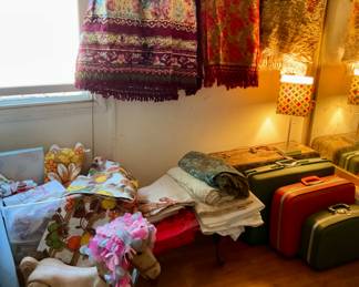 Riding horse, Linens. Bedspreads/Bed toppers - made in Italy