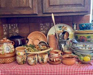 Mexican & Italian pottery pieces. 