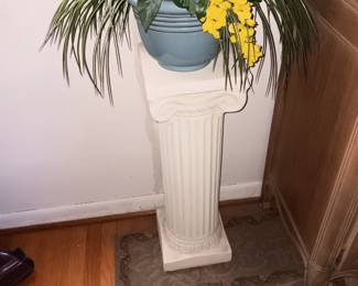 PLANT STAND AND FLORAL
