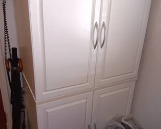 NICE WHITE STORAGE CABINET