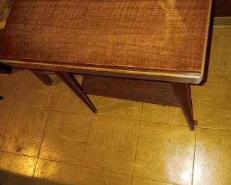 MID CENTURY END TABLE