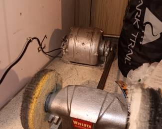 GRINDER WITH MOTOR