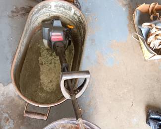 COPPER BUCKET AND OLD WASH TUB