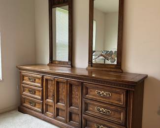 BUY IT NOW: $125 Burlington House Dresser and Mirrors